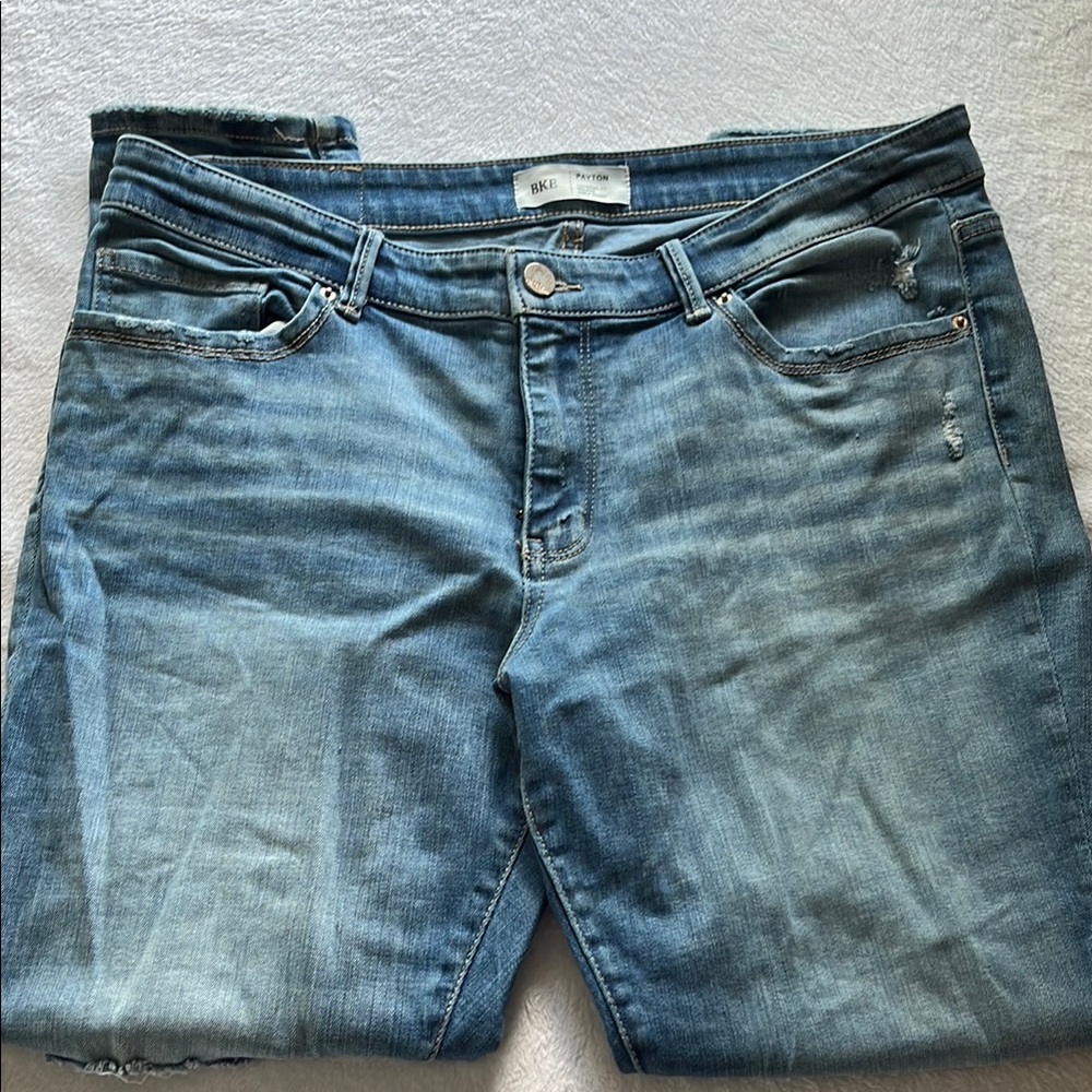 BKE Relaxed Fit Light Blue Jeans - Picture 2 of 8
